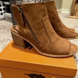 Cognac open toe booties *Last CHANCE*